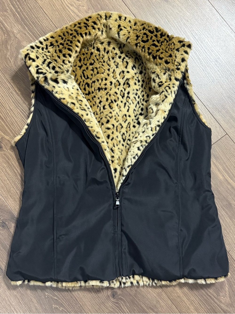 Kristen Blake Animal print reversible vest - Picture 2 of 5